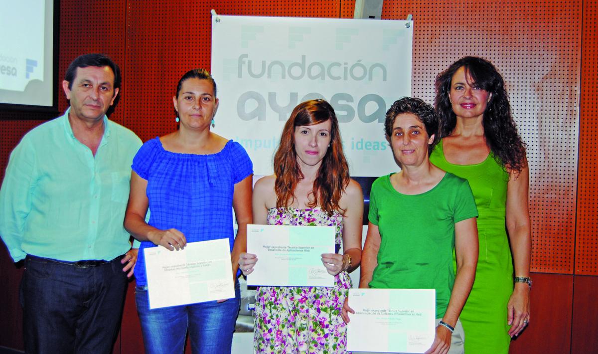 La Fundación Ayesa premia a los mejores expedientes del IES Polígono Sur